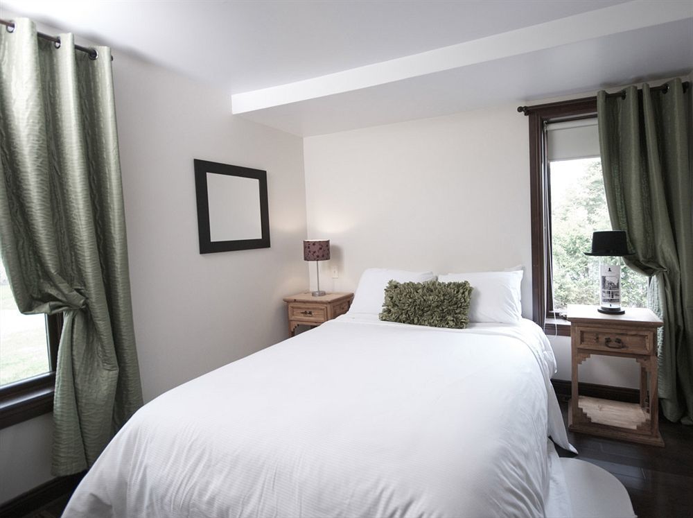 Auberge Nuits De St-Georges Bromont Zewnętrze zdjęcie